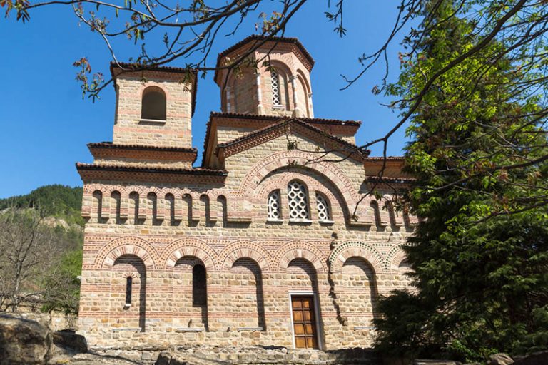 Църква Свети Димитър Солунски във Велико Търново, България - RILA.WS