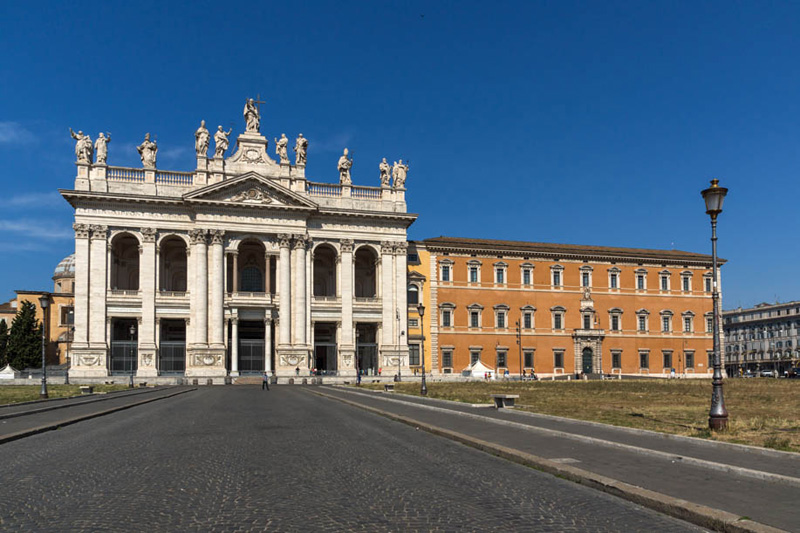 Базилика Сан Джовани ин Латерано в Рим
