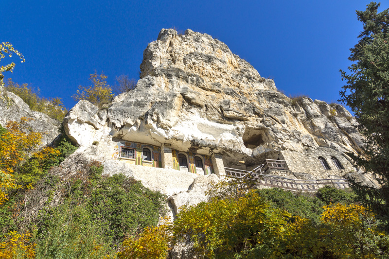 Басарбовски скален манастир