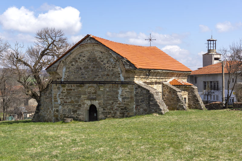 Църква Свети Симеон Стълпник в село Егълница