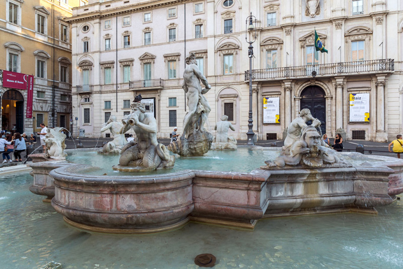 Фонтан на Мавъра на площад Навона в Рим
